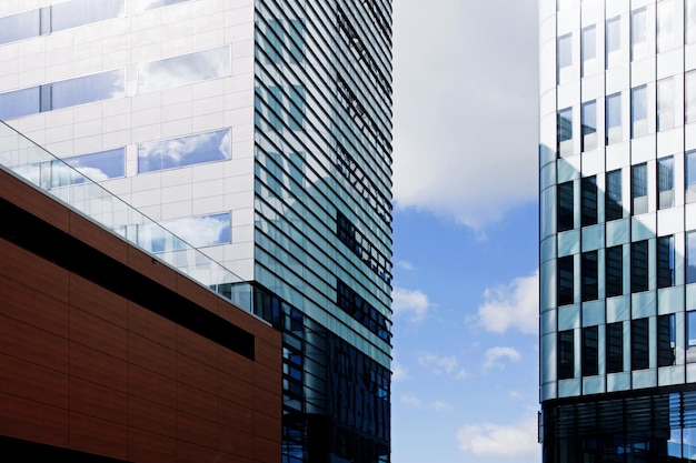 Edificio moderno de oficinas financieras