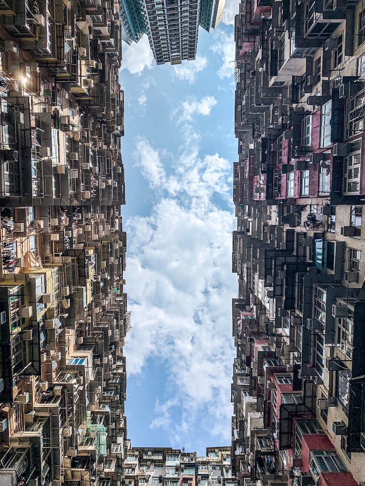 Foto edifício monstro.