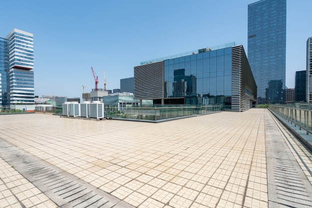 Edificio de oficinas del centro financiero en Ningbo East New Town, China