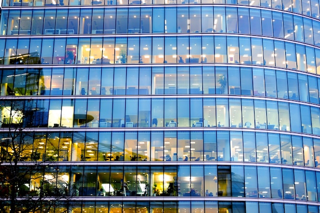 Foto edificio de oficinas en londres rascacielos, trabajo y reunión