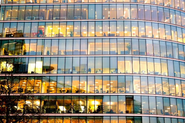 Edificio de oficinas en Londres rascacielos, trabajo y reunión