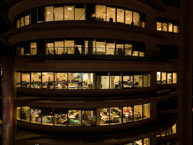 Edificio de oficinas en la noche Vista aérea