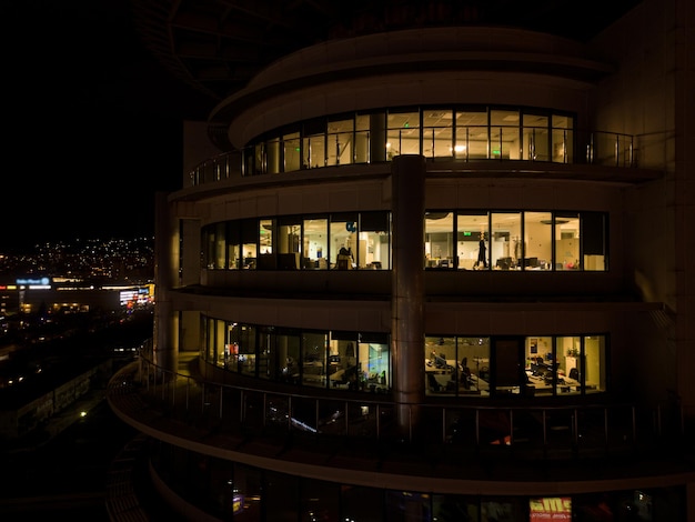 Edificio de oficinas en la noche Vista aérea