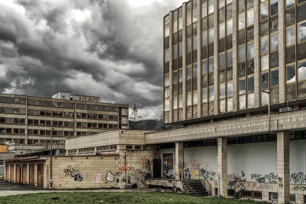 Un edificio con la palabra plovdiv