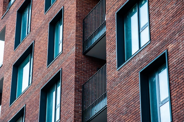 Edifício urbano moderno com decoração de fachada moderna