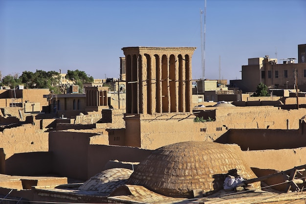 El edificio vinatge en la antigua ciudad de Yazd Irán