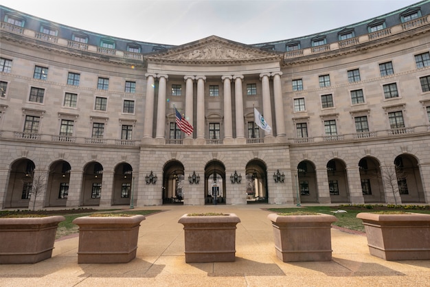 Edificio de Washington DC alrededor de la arquitectura de la estación del Triángulo Federal casi antigua oficina de correos, Estados Unidos