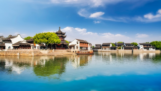 Edifícios antigos e casas na rua shantang, suzhou