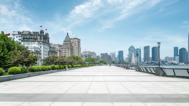 Edificios antiguos en el Bund de Shanghai