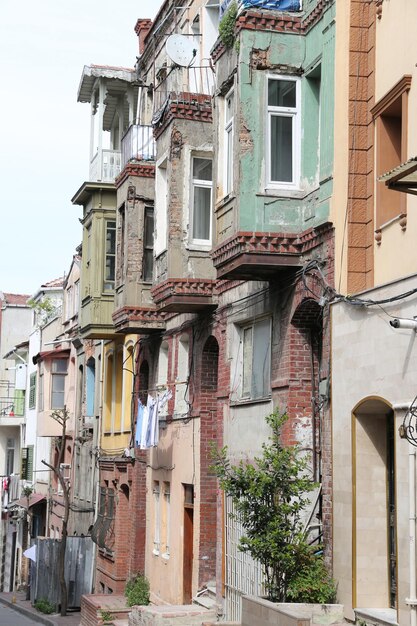 Edificios antiguos en el distrito de Balat Estambul