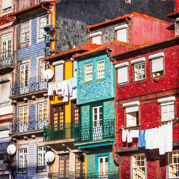 Edifícios coloridos do Porto. Portugal