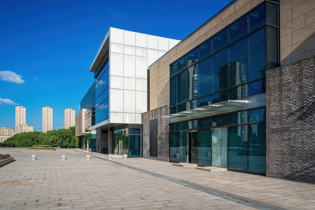 Foto edifícios comerciais urbanos modernos vazios