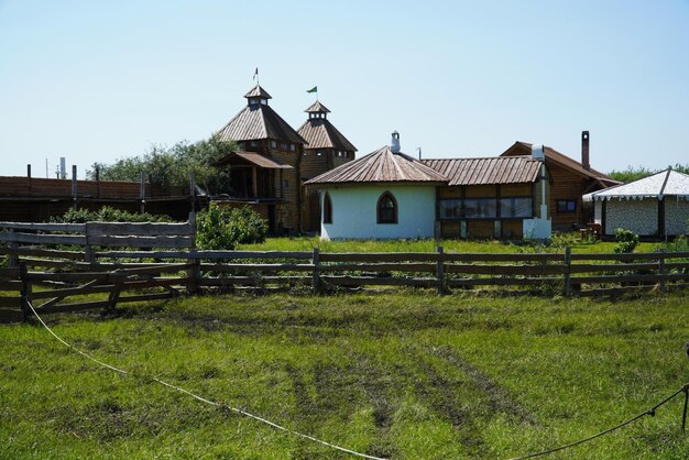 Edifícios de herdade no território do parque