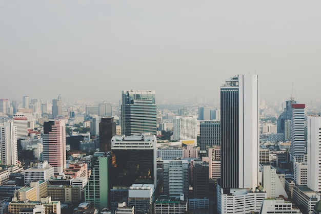 Edifícios, em, centro cidade metro, cidade