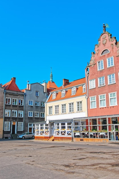 Edificios históricos en el casco antiguo de Gdansk, Polonia