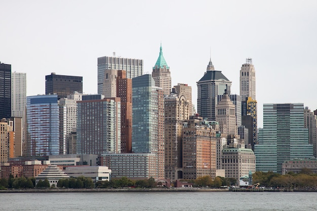 Foto edificios modernos en la ciudad contra el cielo