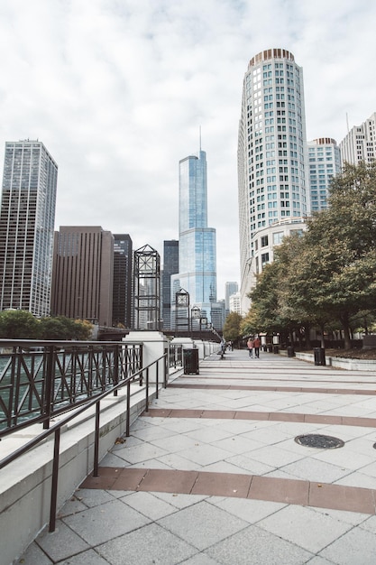 Foto edificios modernos en la ciudad contra el cielo