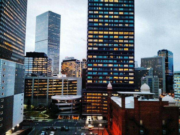 Edificios modernos en la ciudad