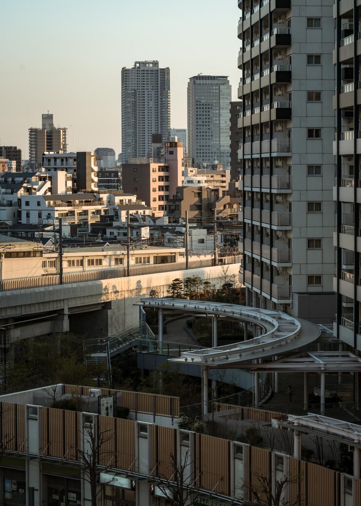 Foto edifícios na cidade contra o céu
