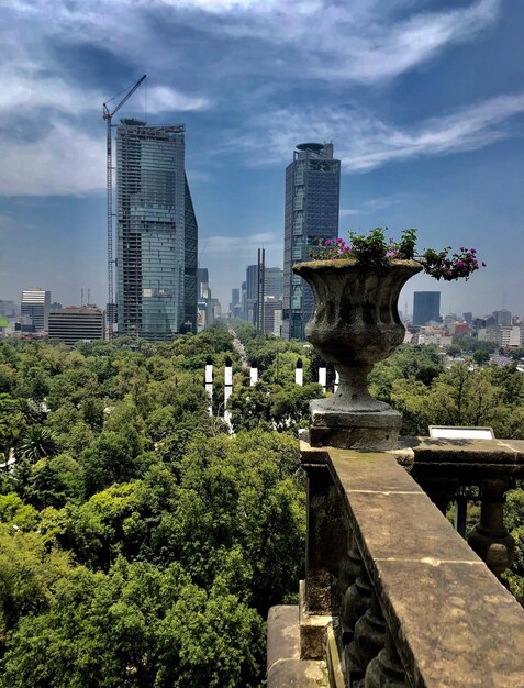 Foto edifícios na cidade contra o céu