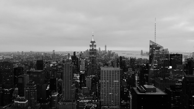 Foto edifícios na cidade contra o céu