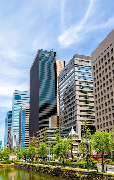 Edifícios no centro de marunouchi em tóquio - japão