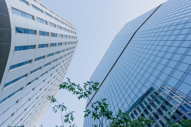 Edificios de oficinas modernos en el distrito financiero