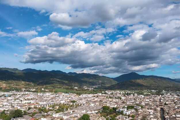 Edificios y paisajes en Weishan Yunnan China