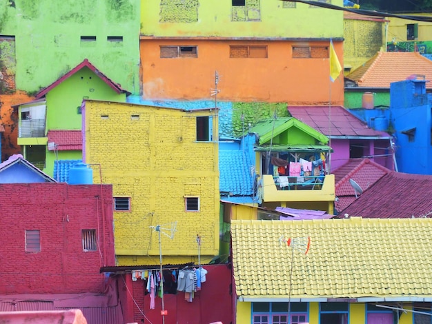 Foto edifícios residenciais multicoloridos