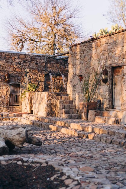 Edifícios rústicos em um rancho em San Miguel de Allende, México