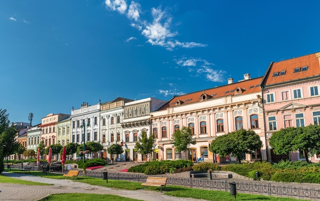 Edificios tradicionales en el casco antiguo de Presov en Eslovaquia