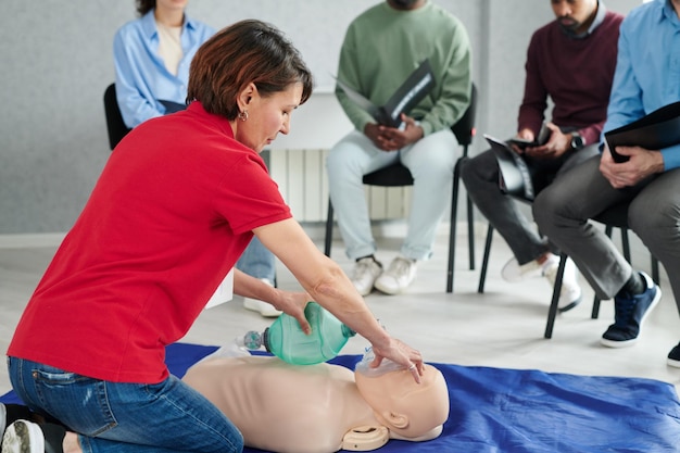 Educación médica y práctica en clase.