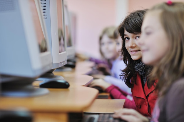educación con los niños en la escuela