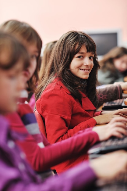 educación con los niños en la escuela