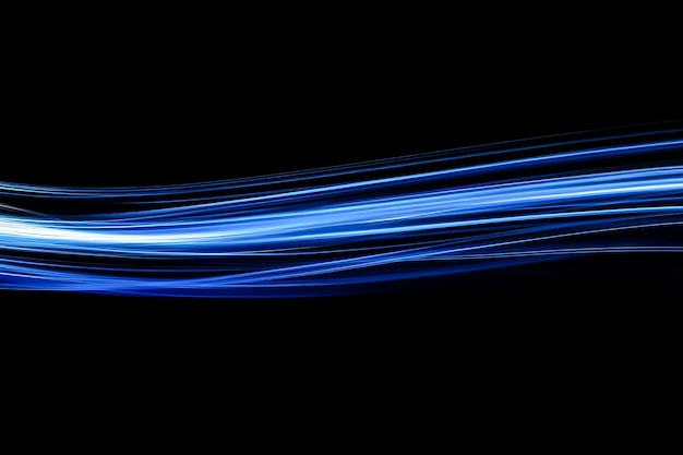 Efecto de movimiento de rastro de luz azul Abstracto dinámico Velocidad de luz chisporroteante en fondo negro