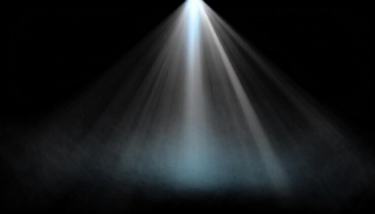 Efectos de luz de rayos en fondo negro para el diseño de superposición Los rayos de luz caen en el espacio vacío