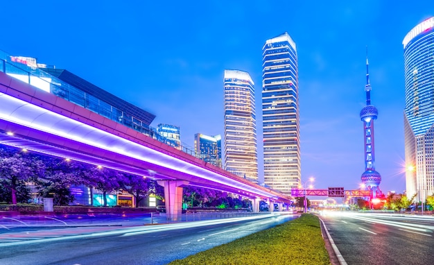 Efeito de velocidade de movimento com a noite da cidade