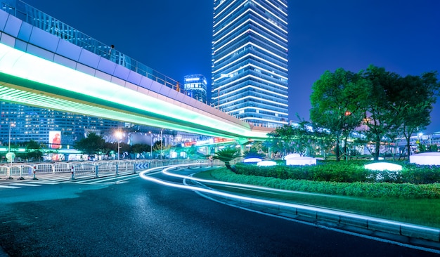 Efeito de velocidade de movimento com a noite da cidade