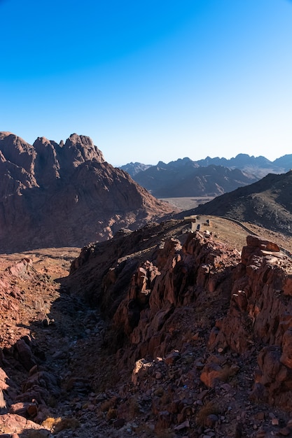 Egito, montanhas Sinai em um dia ensolarado e bela paisagem