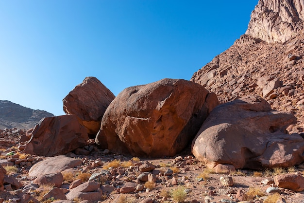 Egito, montanhas Sinai em um dia ensolarado e bela paisagem