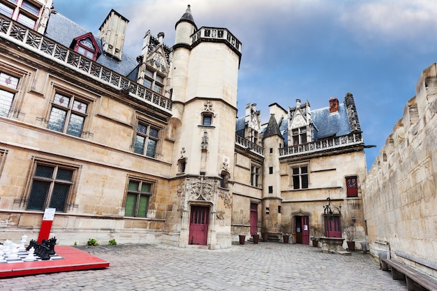 Ehrenhof im Musée de Cluny in Paris