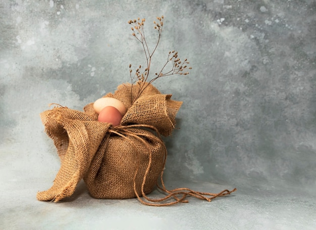 Eier un Leinensack, Vintage Komposition mit Kopierraum