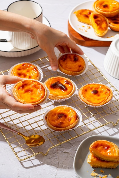 Eierkuchen, traditionelles portugiesisches Dessert, Pastel de Nata.