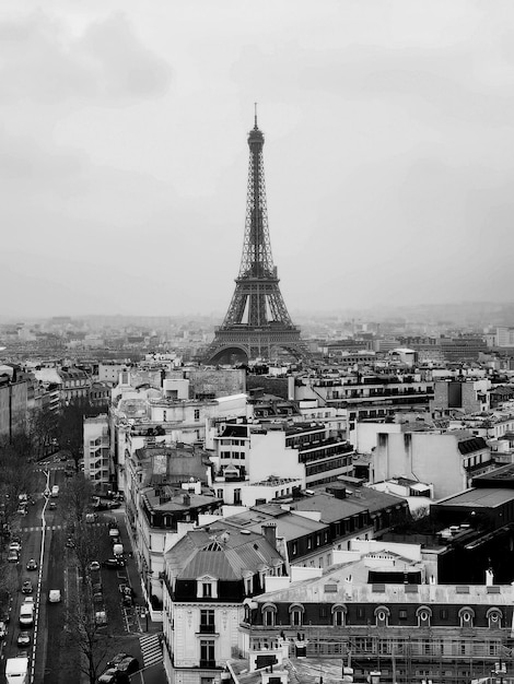 Foto eifelturm paris hochwinkelansicht von gebäuden in der stadt
