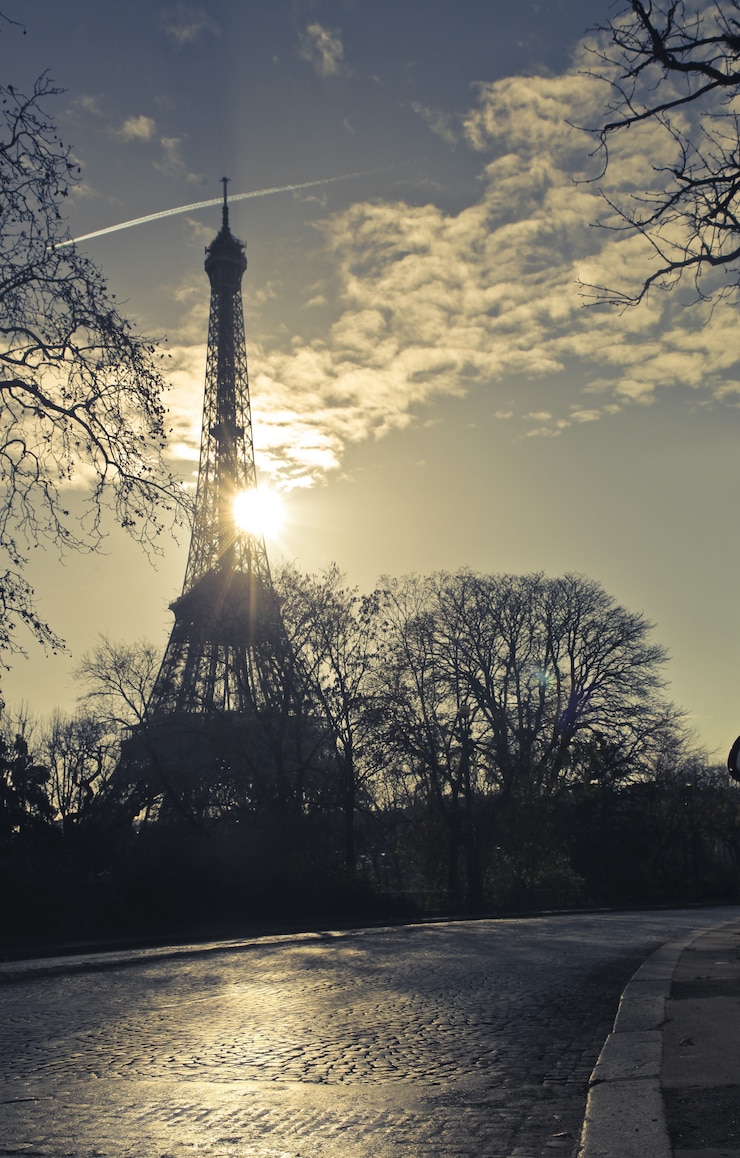 Foto eiffel tour en la luz