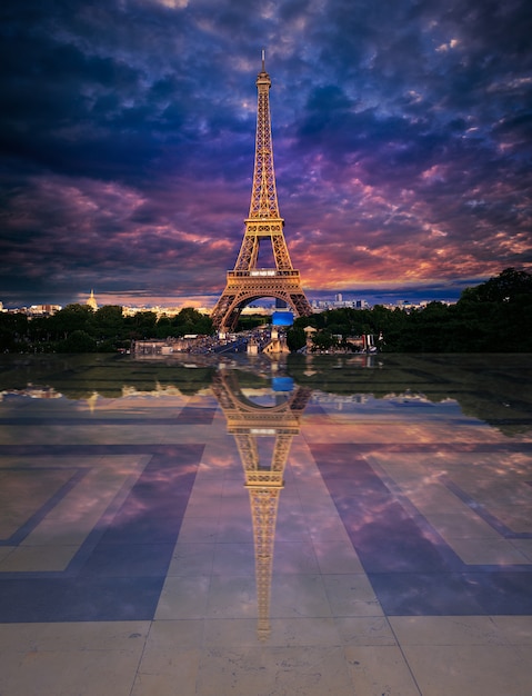 Eiffelturm von Trocadero bearbeitete Reflexion