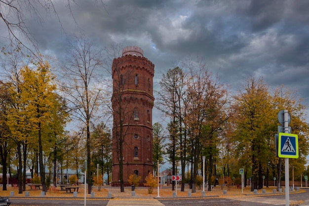 Ein alter Wasserturm in der Provinzstadt Zaraysk...