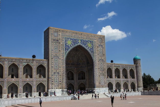 Ein architektonisches Ensemble am Registan-Platz in Samarkand in Usbekistan Ulugbek-Medresse Sher-Dor-Medresse 29042021