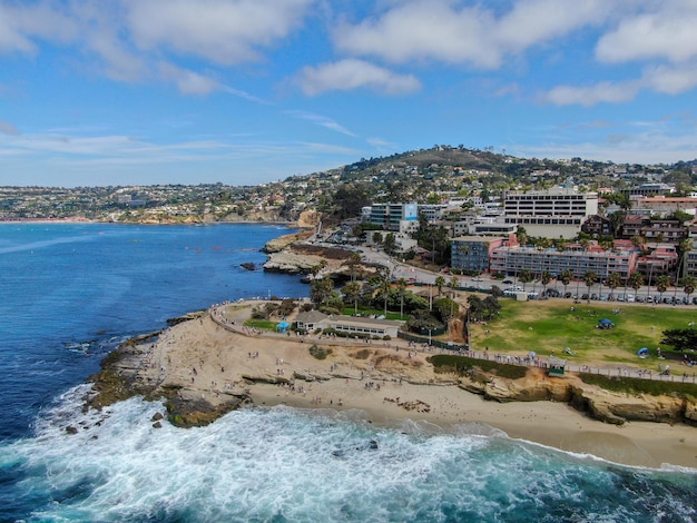 Ein Blick auf den Strand von San Diego Bay