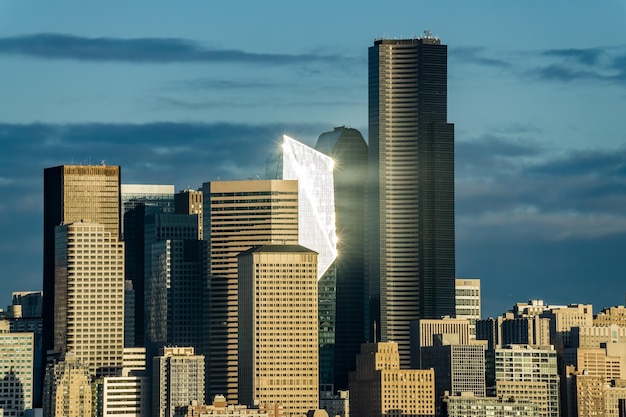 Ein Blick auf Wolkenkratzer in der Skyline von Seattle Washingotn